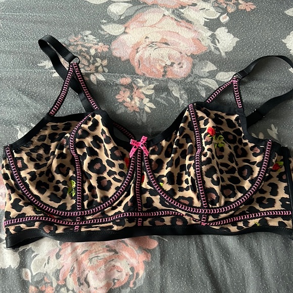 Betsey Johnson x Torrid Bralette - Picture 1 of 8